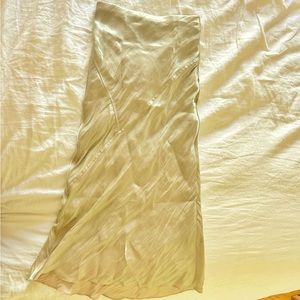 Carbon38 iridescent skirt 🤍